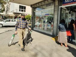 Quienes requieren tanques de oxígeno en Guadalajara viven largas esperas y deben pagar a sobre precio. EL INFORMADOR / J. VELASCO