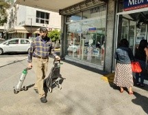 Quienes requieren tanques de oxígeno en Guadalajara viven largas esperas y deben pagar a sobre precio. EL INFORMADOR / J. VELASCO