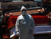 Se especifica que el cuerpo debe ser trasladado en un vehículo fúnebre de uso exclusivo, el personal deberá de contar con el equipo de protección y desinfectar el vehículo luego de cada servicio. NTX / ARCHIVO