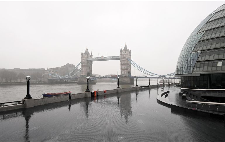 Se trata del país más castigado de Europa por la pandemia, con casi 85 mil muertes confirmadas por COVID-19. EFE / F. Arrizabalaga