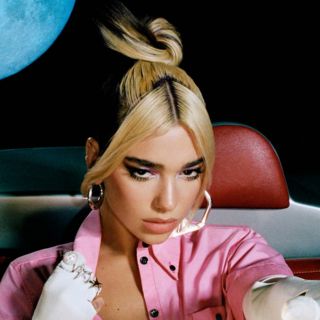 Dua Lipa es retratada por David LaChapelle