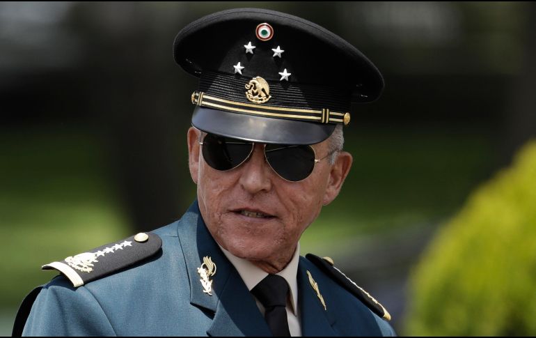 Salvador Cienfuegos fue acusado por Estados Unidos de usar su rango como secretario de la Defensa Nacional para proteger a grupos delictivos y permitir su operación. AP/R. Blackwell