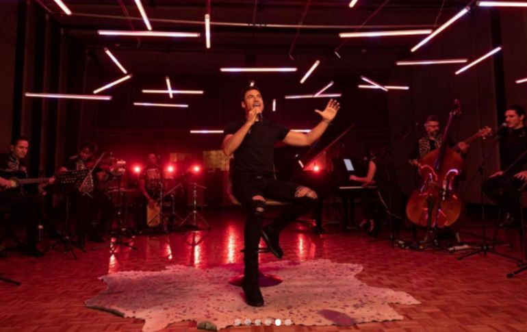 Carlos Rivera ameniza tu noche con un concierto online gratis