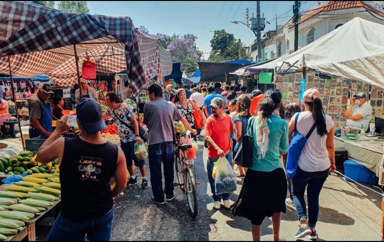 Se señaló que para ingresar a los tianguis, por cada familia sólo tendrá acceso una persona, sin niños y sin adultos mayores. EL INFORMADOR / ARCHIVO