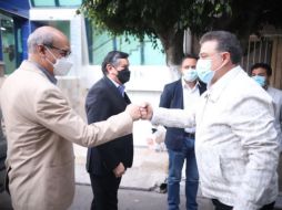 Carlos Lomelí visita a líderes y vecinos de la colonia Hermosa Provincia. ESPECIAL