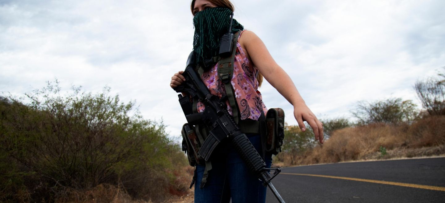 Esa es una de las razones por las que las mujeres decidieron tomar las armas: cada vez hay menos hombres en la tierra caliente de Michoacán. AP