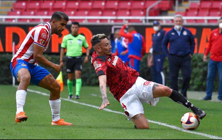 Chivas regaló el primer tiempo y dejó ir la ventaja. IMAGO7/S. Bautista