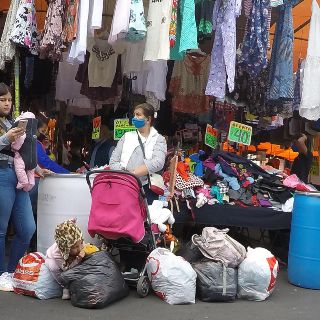 COVID-19: Ignoran restricciones por coronavirus en tianguis