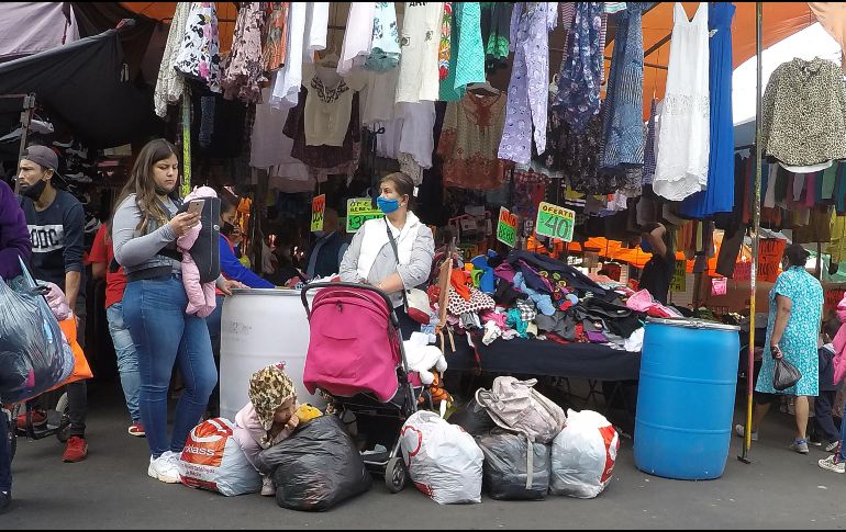 Esta fue una de las postales de ayer en el tianguis de San Juan Bosco. EL INFORMADOR/A. Camacho