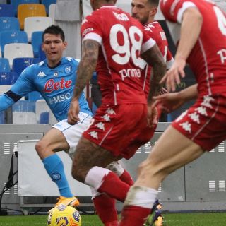 "Chucky" Lozano marca en goleada del Napoli a la Fiorentina