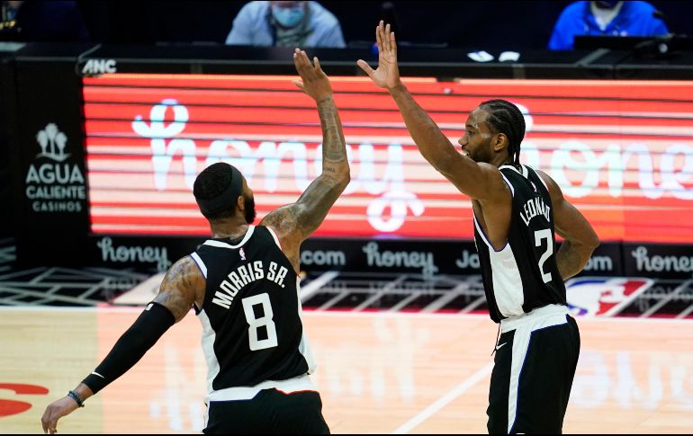 Marcus Morris Sr. y Kawhi Leonard lideraron a los Clippers para conseguir su cuarta victoria. AP