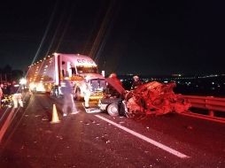 El accidente ocurrió en la Autopista Guadalajara - Zapotlanejo a la altura del Cortijo Los Fernández. Facebook / Protección civil y bomberos Tonala oficial