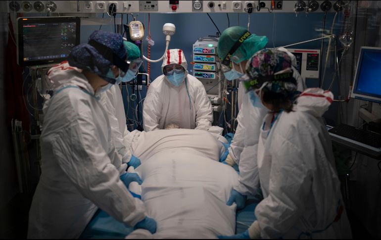 Jorge Suárez-Velez hizo todo lo posible por mantener a su madre con vida, pero finalmente falleció. AP / F. DANA