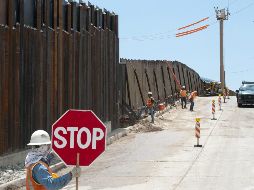 En sus primeras horas como presidente de Estados Unidos, Joe Biden atacará al corazón del legado político de su predecesor, Donald Trump.