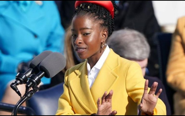 Amanda Gorman se convirtió en la poeta más joven en actuar en una investidura presidencial. REUTERS