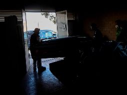 Unas 970 mil personas han perdido la vida en el continente americano por COVID-19, más de 555 mil de ellas en Latinoamérica. AFP/P. Pardo