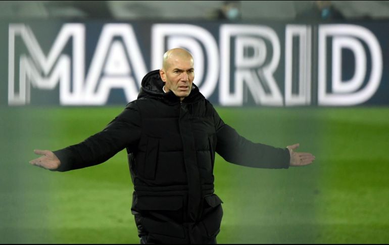 El segundo entrenador del Real Madrid, David Bettoni, será quien dé las instrucciones desde la banca durante el duelo en Alavés, mientras se recupera Zidane. AFP / ARCHIVO