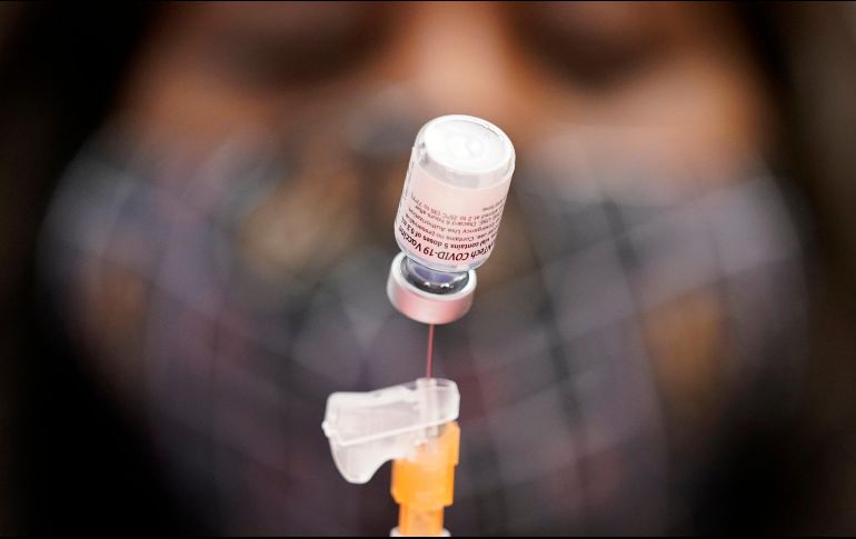 El Gobierno busca que no se le acuse de impedir la adquisición de vacunas por parte de privados. AP/J. Locher