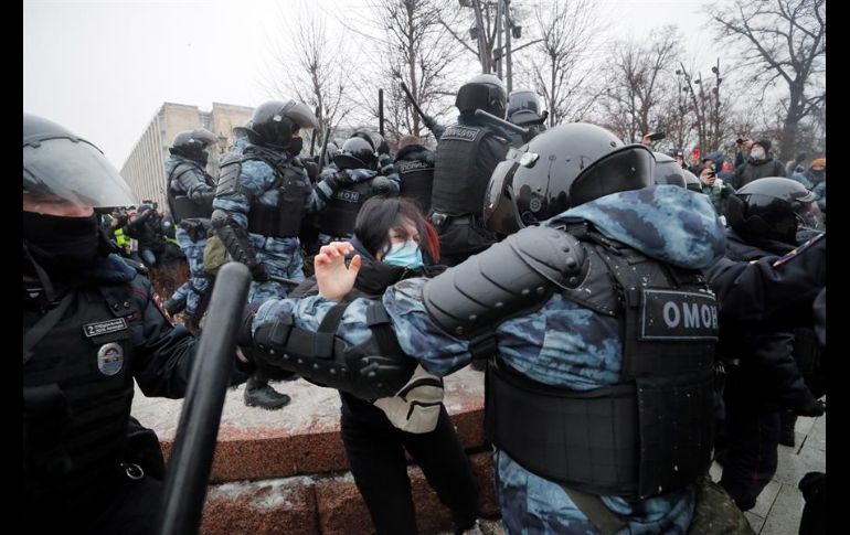 Las principales concentraciones tuvieron lugar en Moscú y en San Petersburgo, con unos 20 mil participantes en cada ciudad. EFE/M. Shipenkov