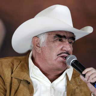 Vicente Fernández, una carrera rodeada de polémicas