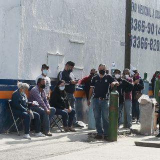 COVID-19 en Jalisco: Padecen viacrucis para conseguir oxígeno