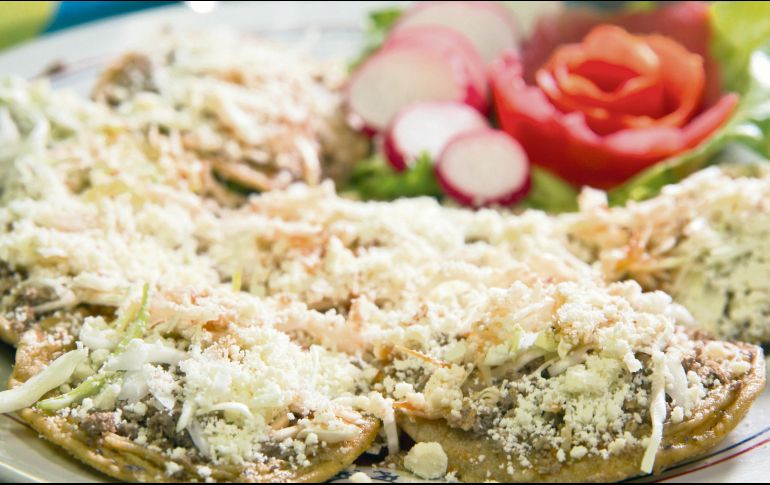 LOS SOPITOS. Los tradicionales sopes con un toque de sabor muy especial.