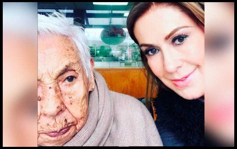 Laura Zapata señaló que la situación de salud de su abuelita se la ocultaron durante mucho tiempo. ESPECIAL