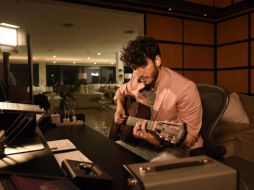 Sebastián Yatra será el conductor de “Conecta y Canta” de Disney+. CORTESÍA / Disney+