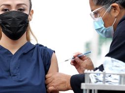 Aún no hay certeza de que se puedan comprar las vacunas contra el COVID-19. AFP/ARCHIVO