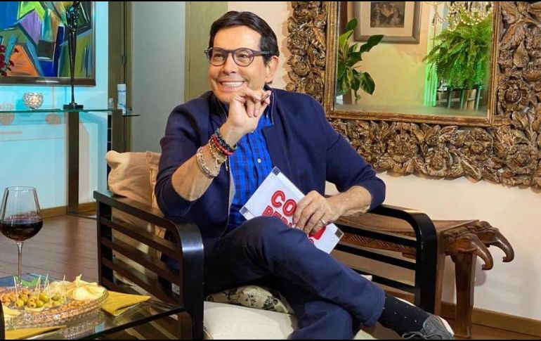 Origel causó controversia después de anunciar que se había vacunado. TWITTER /