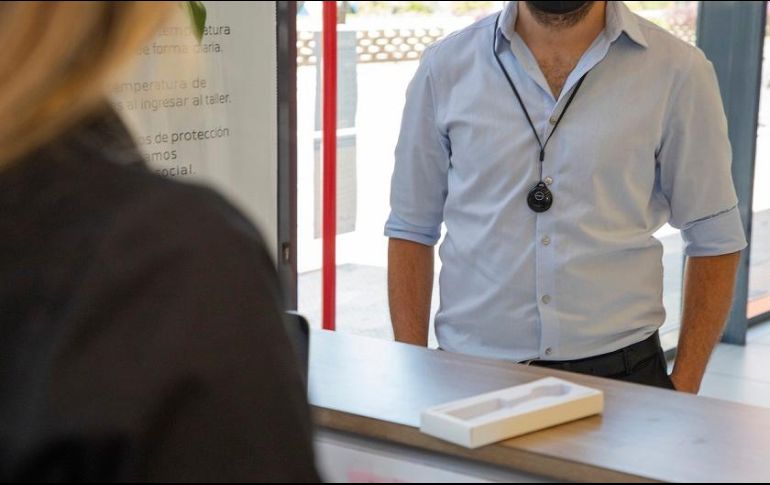 COVID-19: Con un mini gadget, Nissan cuidará la “sana distancia”