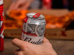 La pandemia ha obligado a varias marcas a cambiar la manera en que distribuyen sus recursos, por lo que la publicidad del Super Bowl dejó de considerarse prioritaria. TWITTER / @budweiserusa