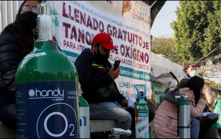 Desde noviembre se han registrado aumentos, hasta del triple de su costo, en recargas, renta y venta de tanques de oxígeno. EFE / ARCHIVO