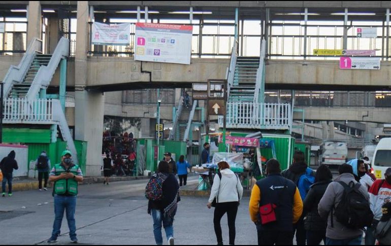 Destacan que el restablecimiento de vías de la Línea 3 lleva un avance del 50 por ciento. EFE/J. Pazos