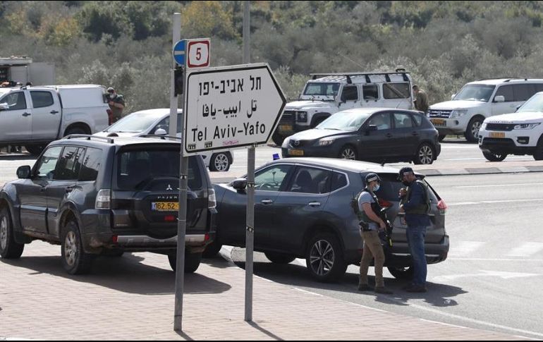 El gobierno del expresidente Donald Trump dio un apoyo sin precedentes a Israel, lo que generó críticas en el sector internacional. EFE/A. Badarneh