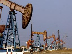 Al final de las operaciones en la Bolsa Mercantil de Nueva York, los contratos de futuros del WTI restaron 12 centavos con respecto al cierre del día anterior. EFE/ARCHIVO