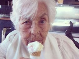 Cuando murió su hija Yolanda Miranda en el 2011, la señora definitivamente quedó bajo la protección de Laura Zapata. INSTAGRAM / @thalia