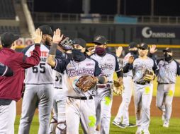 La serie de campeonato se reanudará el viernes en Hermosillo. TWITTER/clubtomateros