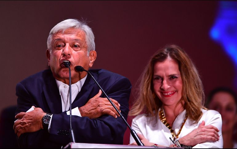 La historiadora y esposa del Presidente dice que han recibido desde cartas, oraciones hasta ''vibras'', dietas y recetas para curar enfermedades respiratorias. AFP / ARCHIVO
