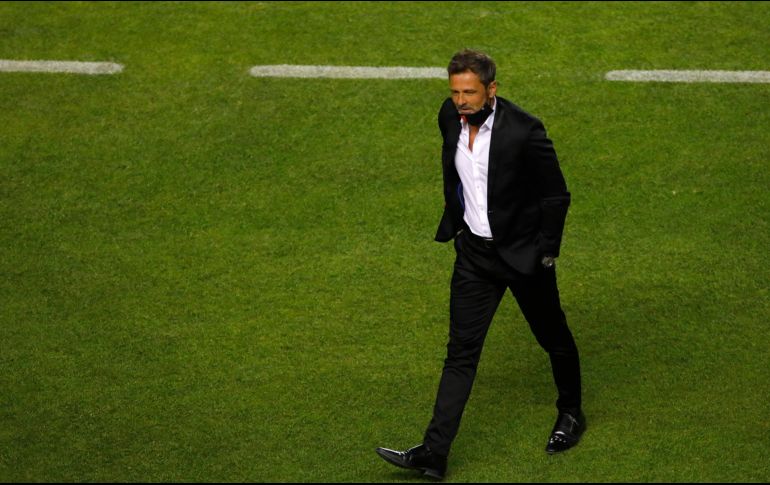 Solamente en el campo con una victoria ante Pumas,  es como los jugadores del Atlas pueden respaldar a su técnico Diego Martín Cocca. Imago7