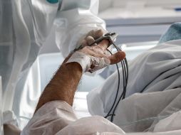 En días recientes se tuvo un fuerte crecimiento tanto en contagios en población con seguro de gastos médicos mayores, como en fallecimientos que contaban con seguro de vida. EFE/ G. Lami