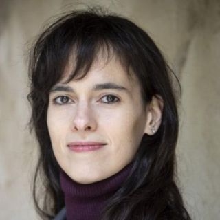 "WhatsApp es bastante intrusivo y Facebook es un buitre de los datos": Carissa Véliz, experta en privacidad y protección de información