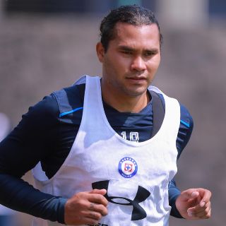 Carlos "Gullit" Peña lanza marca de ropa en Emiratos Árabes Unidos