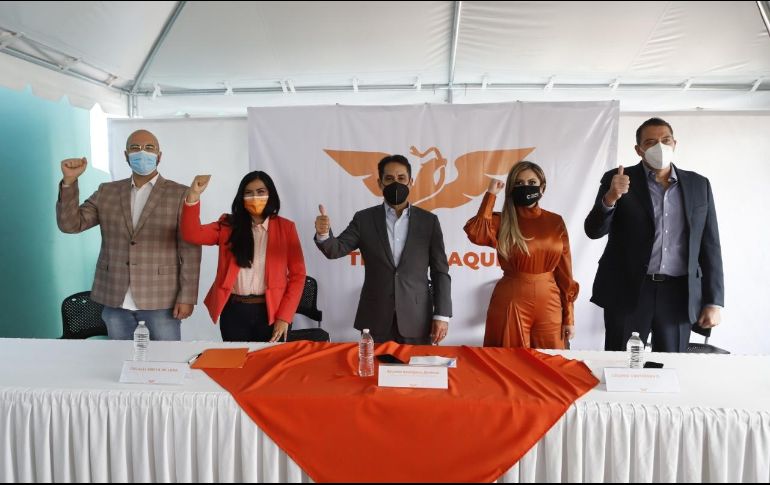 La precandidata Citlalli Amaya de Luna (2da. izquierda) agradeció la confianza de Movimiento Ciudadano y el respaldo de sus compañeros precandidatos. ESPECIAL