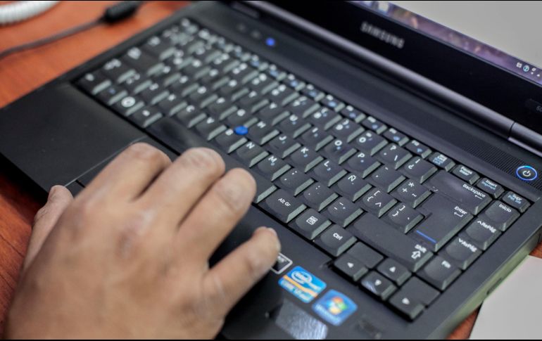 Los adultos mayores podrán registrarse a partir de este martes en la página mivacuna.salud.gob.mx, donde se les asignará un un centro de vacunación para recibir una dosis contra el coronavirus COVID-19. EL INFORMADOR / ARCHIVO