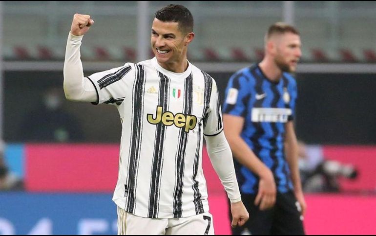 Cristiano Ronaldo anotó en los minutos 26 y 35 del encuentro. EFE/M. Bazzi