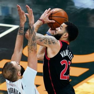 NBA: La magia estuvo con Fred VanVleet
