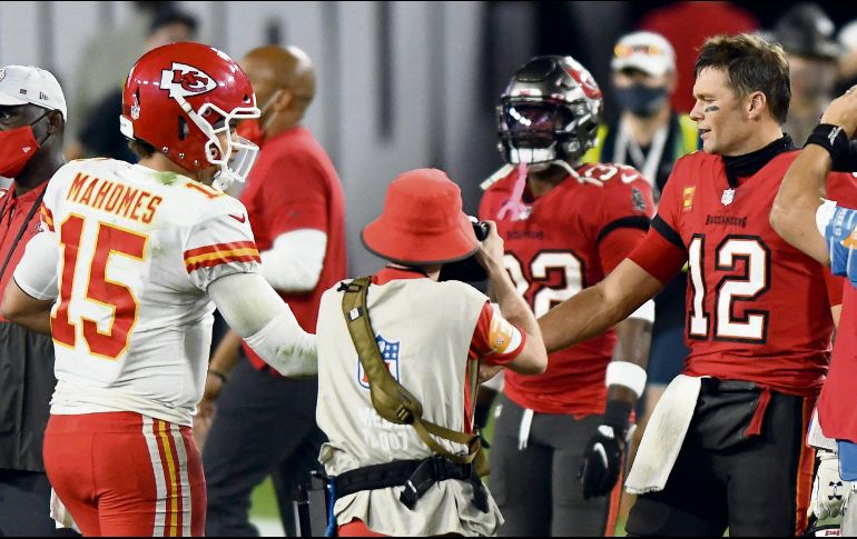 RELEVANTES. Patrick Mahomes sería el sucesor natural de los éxitos de Tom Brady en la NFL.