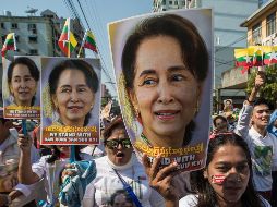 La policía acusa a Suu Kyi de haber encontrado en su vivienda un aparato de comunicación telefónica importado ilegalmente y de uso exlcusivo del Gobierno o el Ejército. AFP/S. Aung