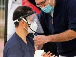 Todavía faltan más de 90 mil trabajadores de Salud en Jalisco por ser inmunizados. EFE / ARCHIVO